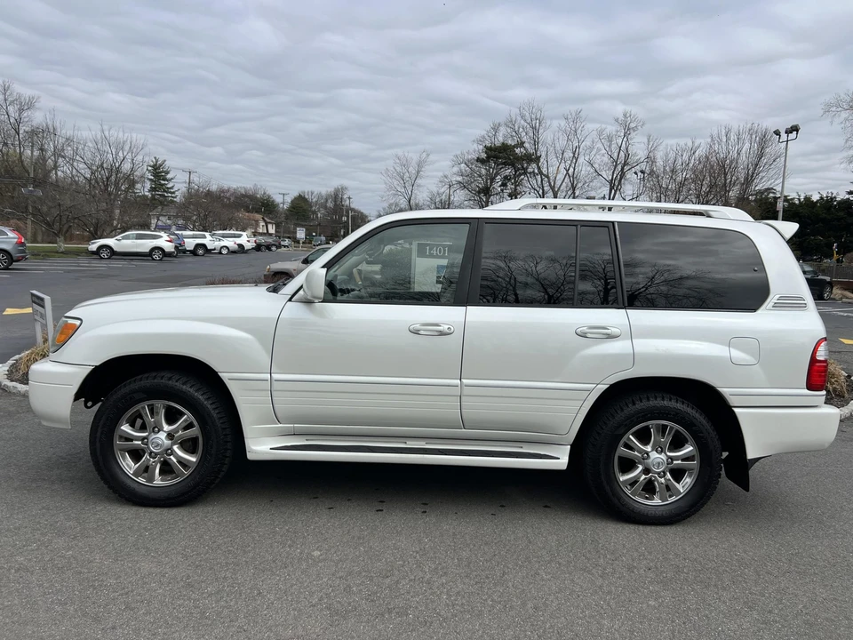 2004 Lexus LX 2nd Gen - Image 6 of 31