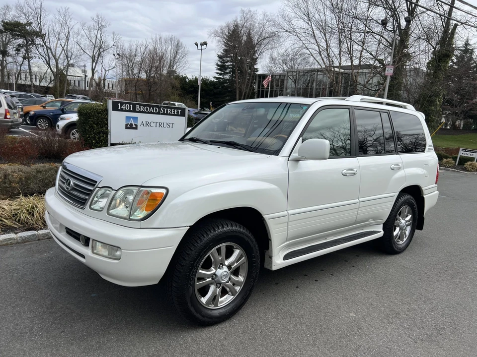 2004 Lexus LX 2nd Gen - Image 3 of 31