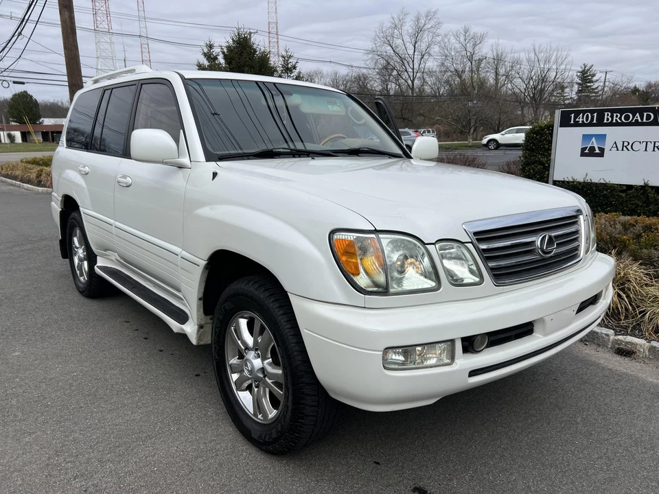 2004 Lexus LX 2nd Gen - Image 22 of 31