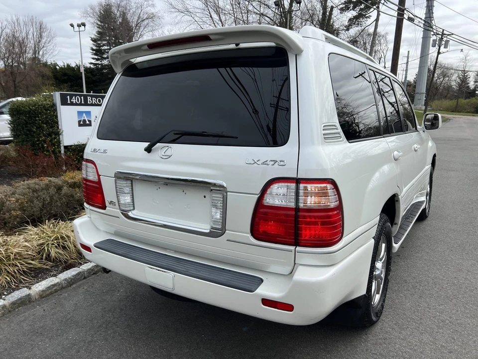 2004 Lexus LX 2nd Gen - Image 12 of 31