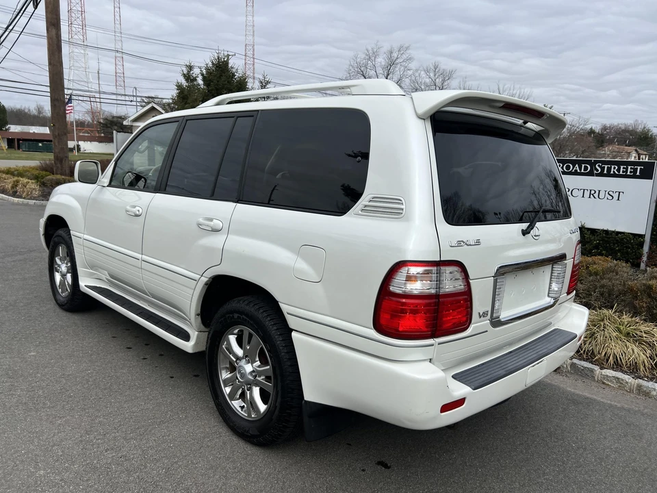 2004 Lexus LX 2nd Gen - Image 8 of 31