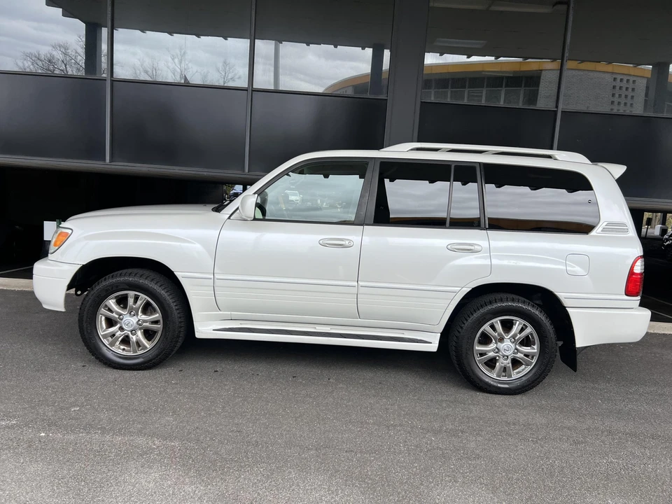 2004 Lexus LX 2nd Gen - Image 30 of 31