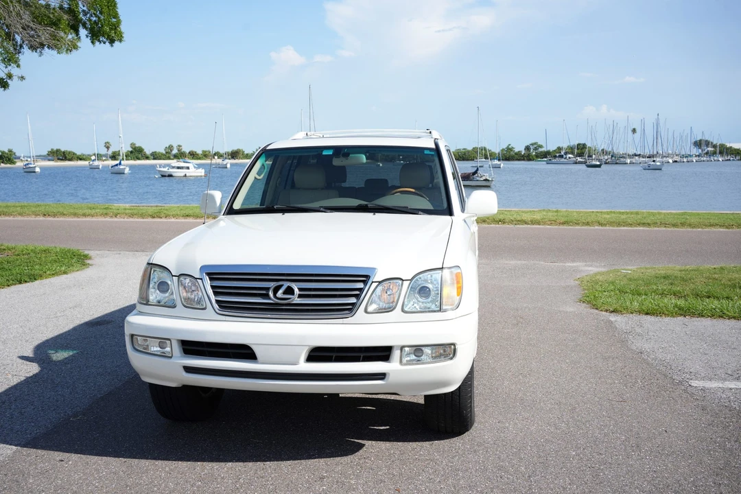 2004 Lexus LX 2nd Gen - Image 31 of 31