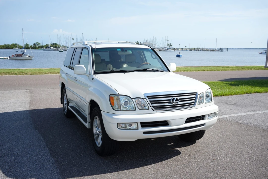 2004 Lexus LX 2nd Gen - Image 6 of 31