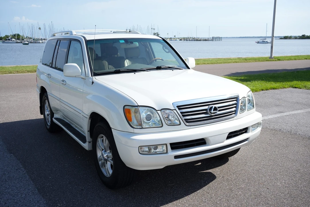 2004 Lexus LX 2nd Gen - Image 7 of 31