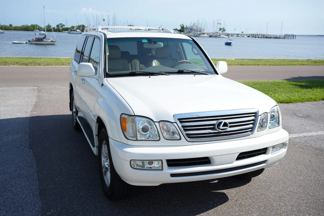 2004 Lexus LX 2nd Gen - Image 3 of 31
