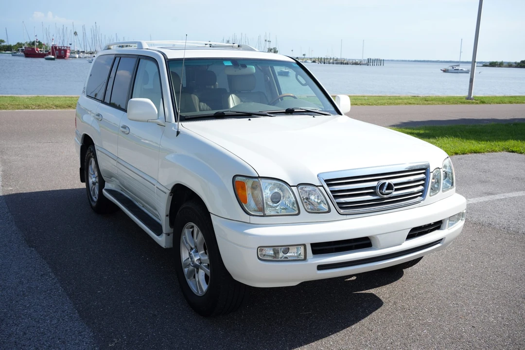 2004 Lexus LX 2nd Gen - Image 8 of 31