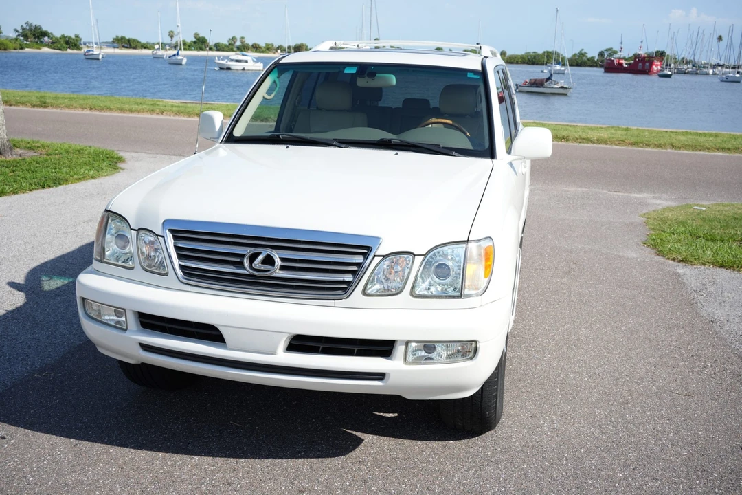 2004 Lexus LX 2nd Gen - Image 30 of 31