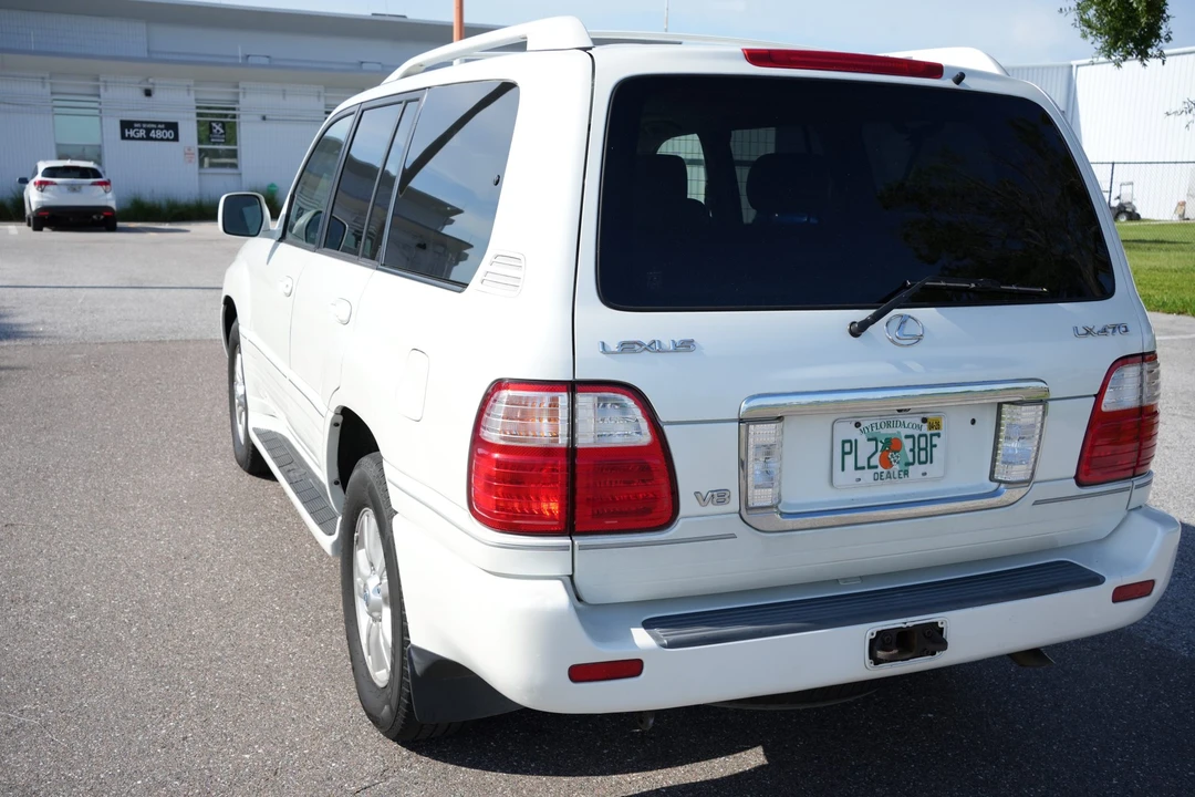 2004 Lexus LX 2nd Gen - Image 15 of 31