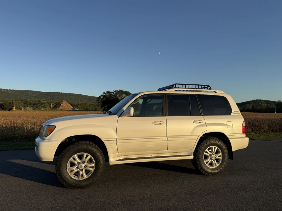 2004 Lexus LX 2nd Gen - Image 2 of 31