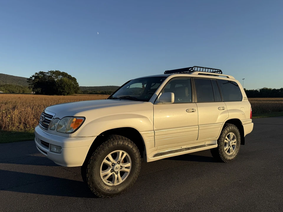 2004 Lexus LX 2nd Gen - Image 4 of 31