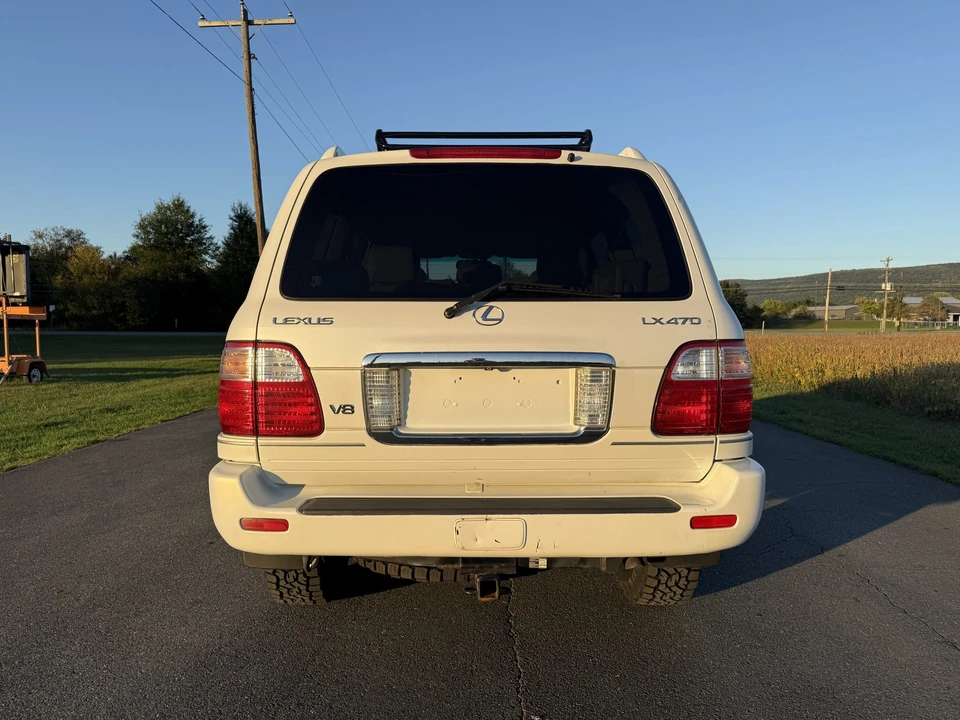 2004 Lexus LX 2nd Gen - Image 13 of 31