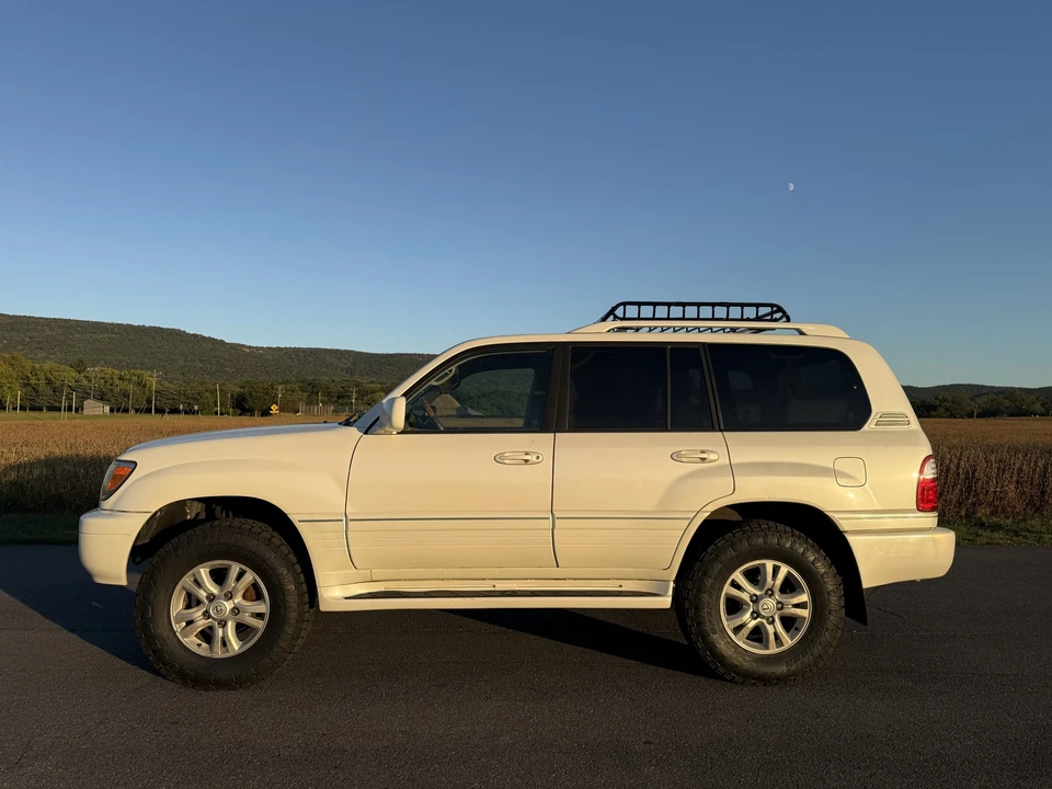 2004 Lexus LX 2nd Gen - Image 14 of 31