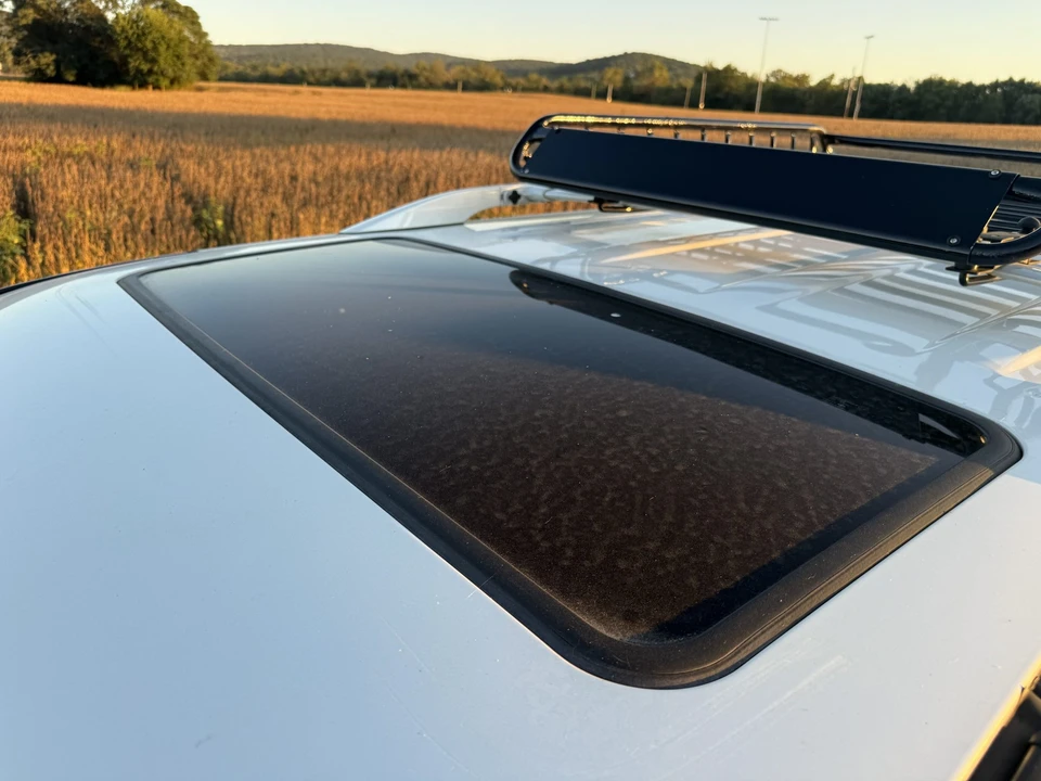 2004 Lexus LX 2nd Gen - Image 20 of 31