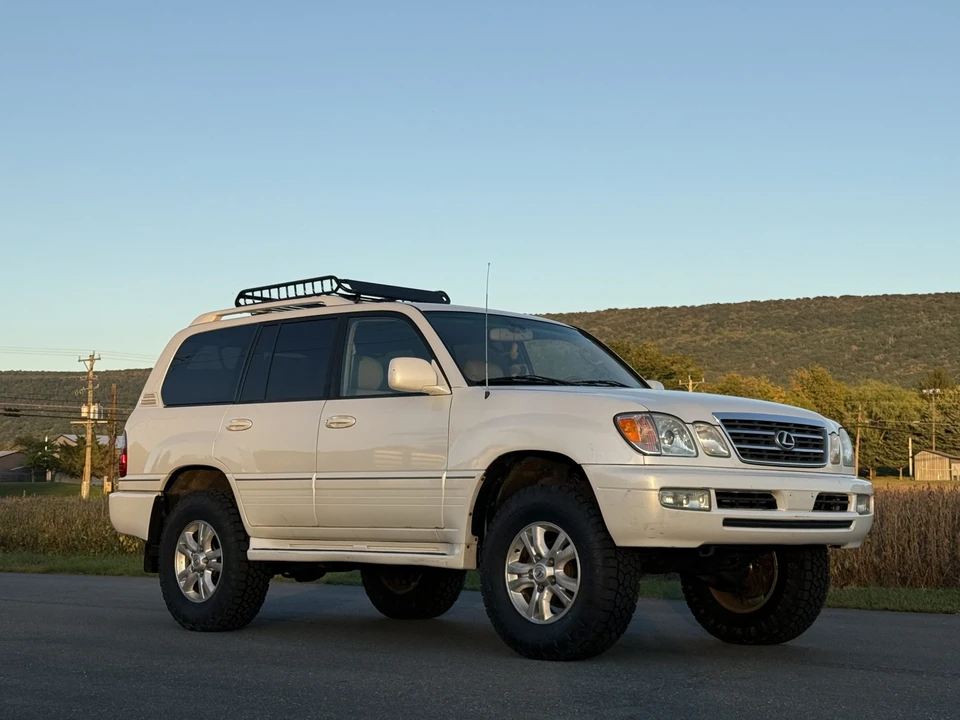 2004 Lexus LX 2nd Gen - Image 7 of 31