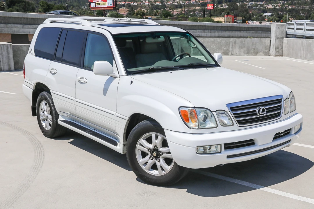 2004 Lexus LX 2nd Gen - Image 8 of 31