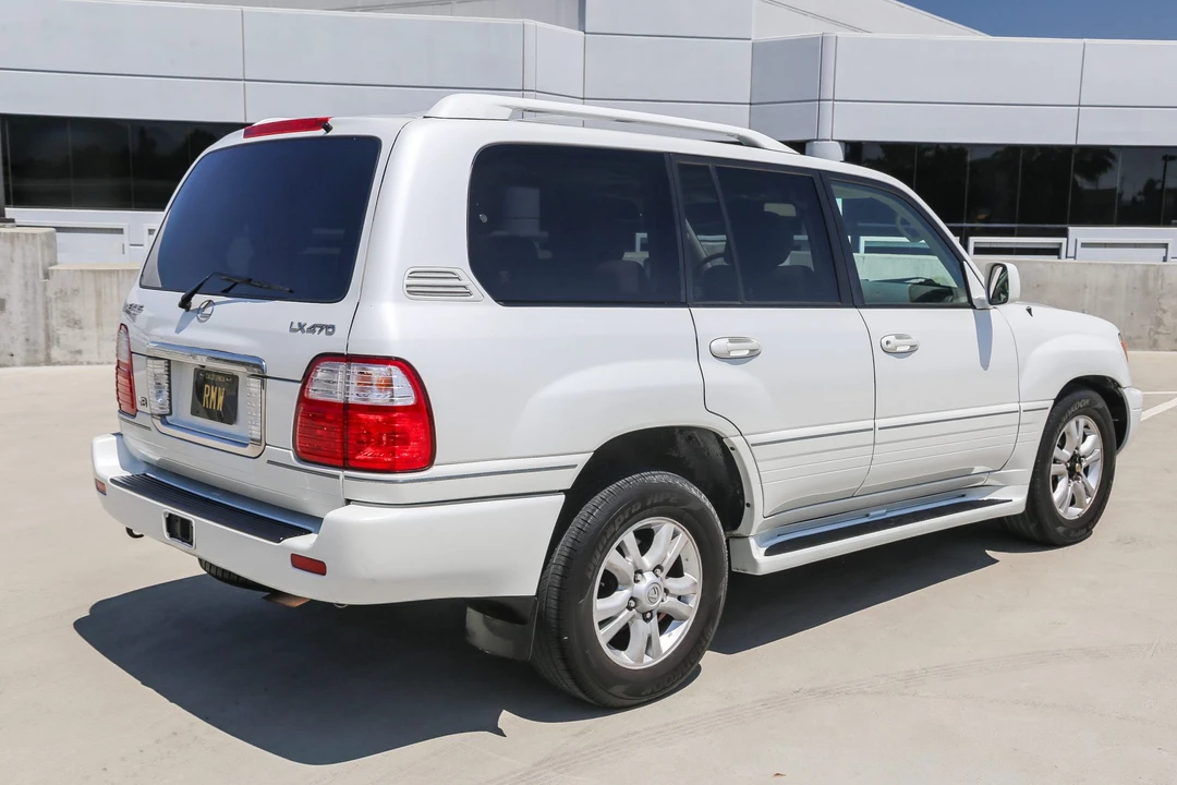2004 Lexus LX 2nd Gen - Image 14 of 31
