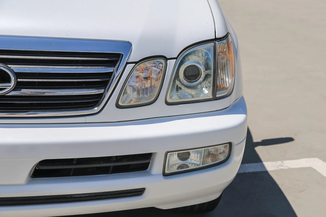 2004 Lexus LX 2nd Gen - Image 31 of 31