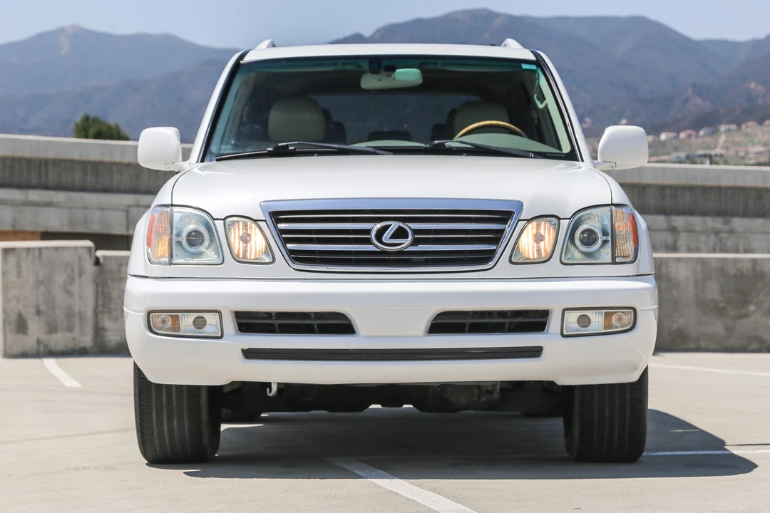 2004 Lexus LX 2nd Gen - Image 7 of 31