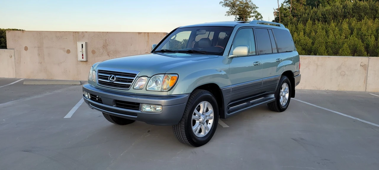 2004 Lexus LX 2nd Gen - Image 13 of 31