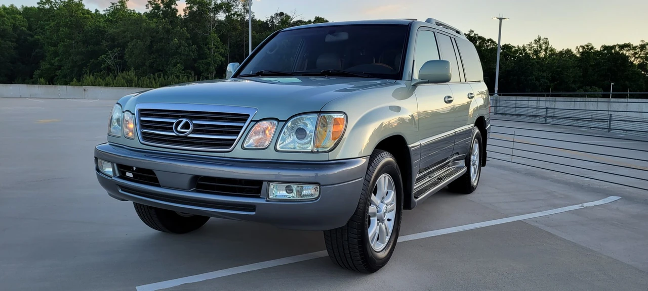 2004 Lexus LX 2nd Gen - Image 6 of 31