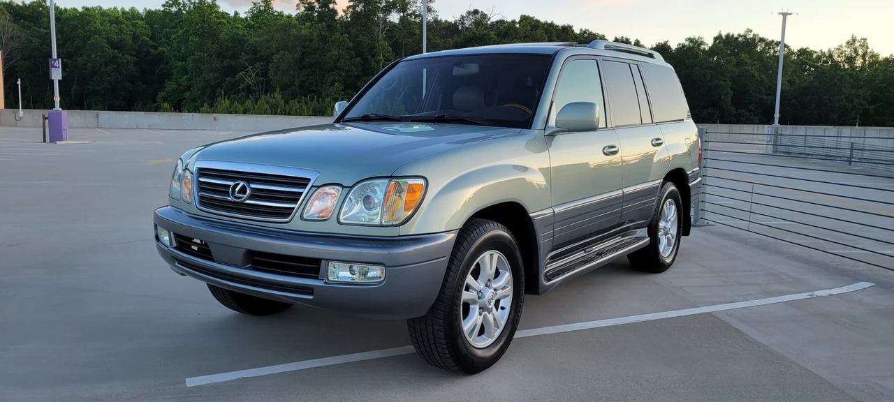 2004 Lexus LX 2nd Gen - Image 2 of 31
