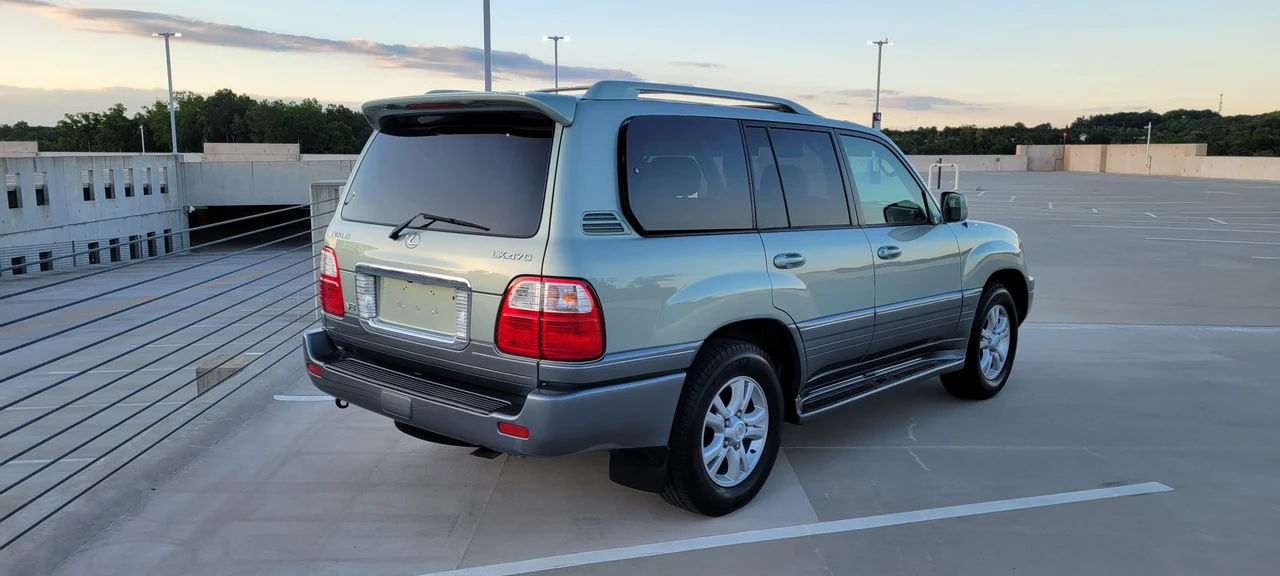 2004 Lexus LX 2nd Gen - Image 30 of 31