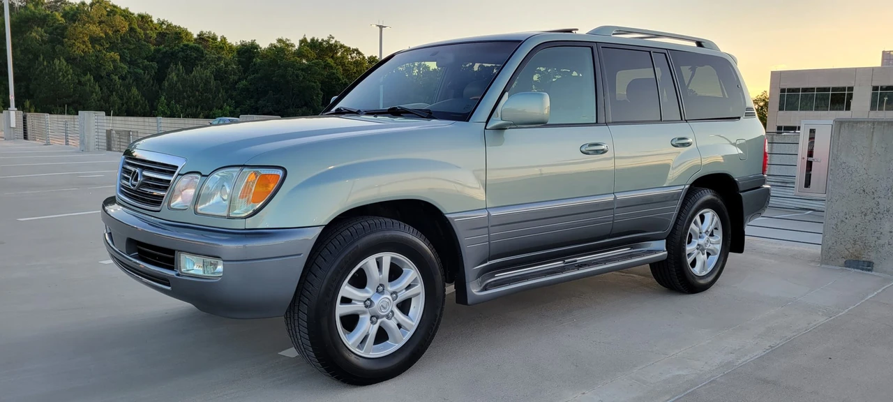 2004 Lexus LX 2nd Gen - Image 8 of 31
