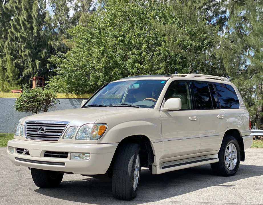2004 Lexus LX 2nd Gen - Image 3 of 31