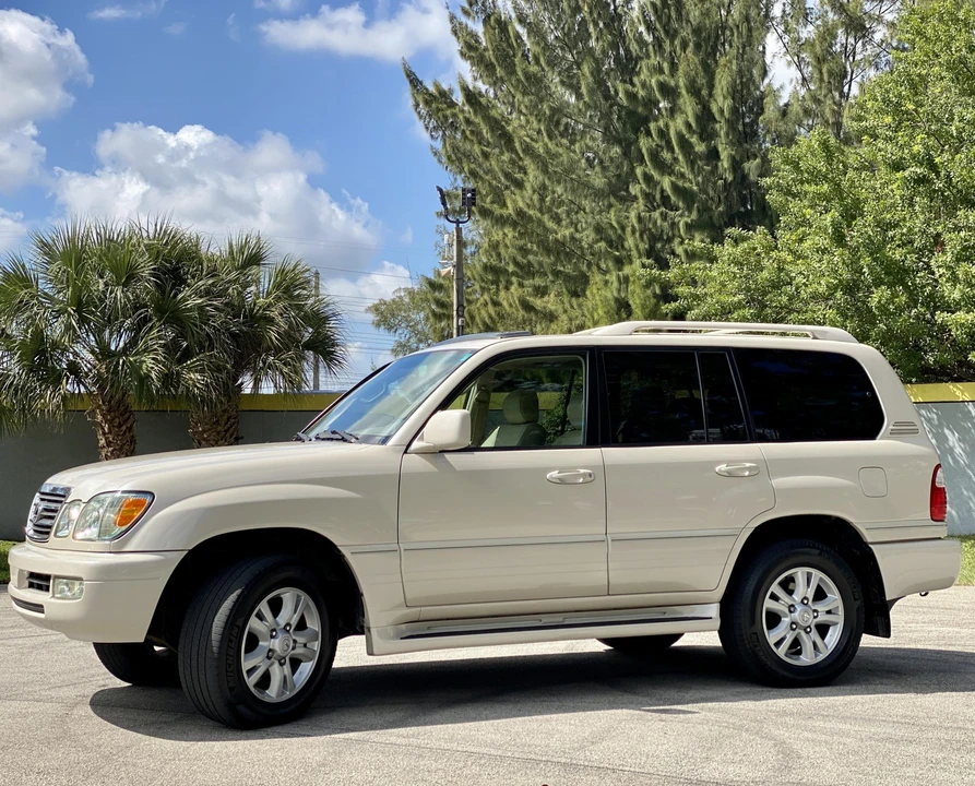 2004 Lexus LX 2nd Gen - Image 2 of 31