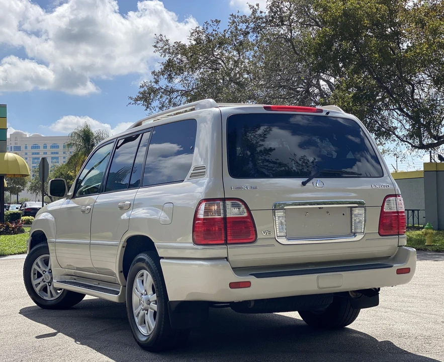 2004 Lexus LX 2nd Gen - Image 22 of 31