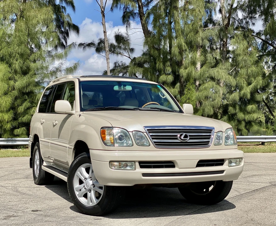2004 Lexus LX 2nd Gen - Image 8 of 31