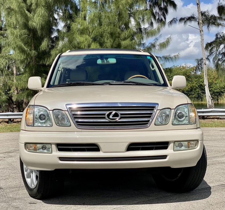 2004 Lexus LX 2nd Gen - Image 6 of 31
