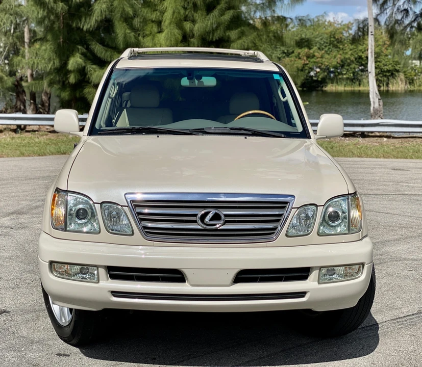 2004 Lexus LX 2nd Gen - Image 7 of 31