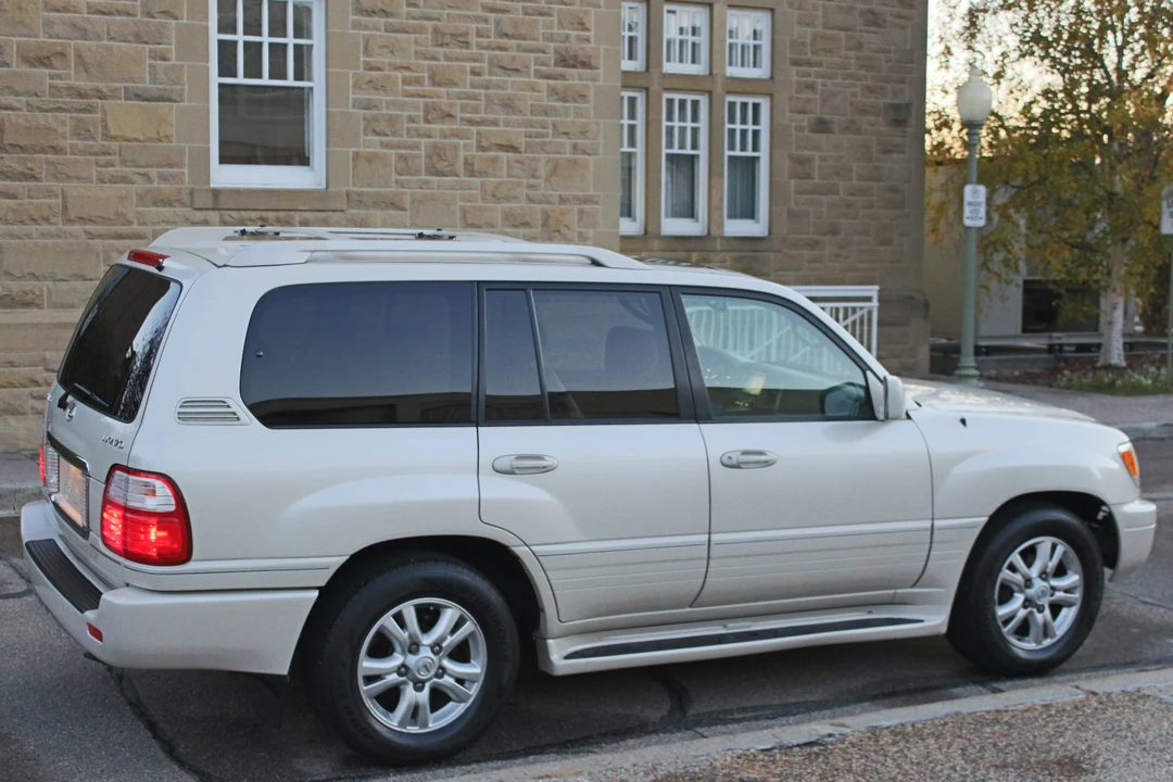 2004 Lexus LX 2nd Gen - Image 30 of 31