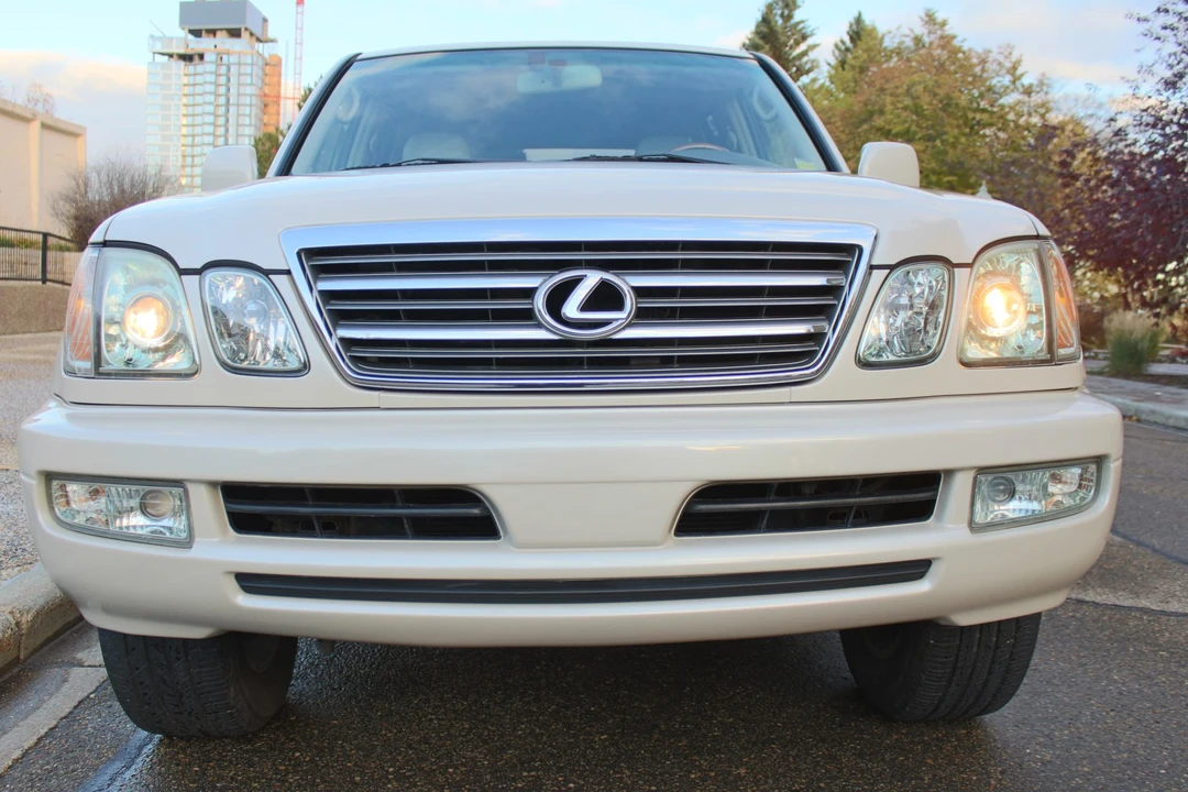2004 Lexus LX 2nd Gen - Image 11 of 31