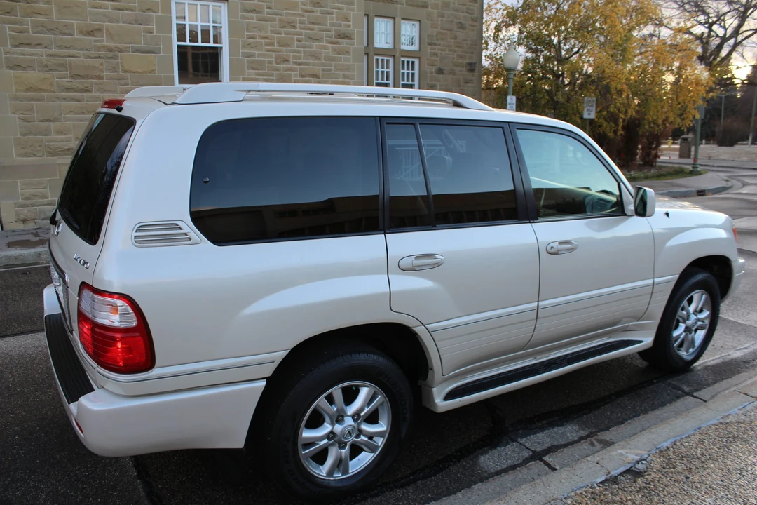 2004 Lexus LX 2nd Gen - Image 31 of 31
