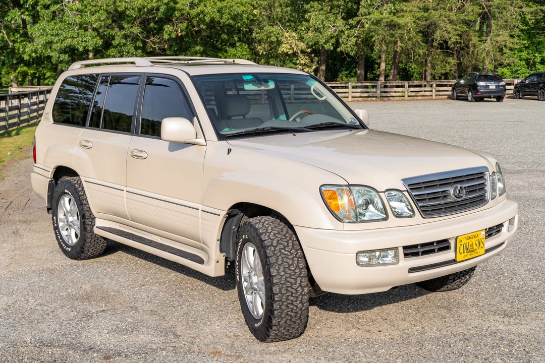 2004 Lexus LX 2nd Gen - Image 6 of 31
