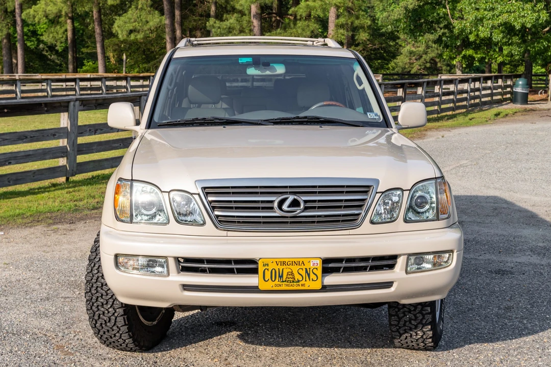 2004 Lexus LX 2nd Gen - Image 7 of 31