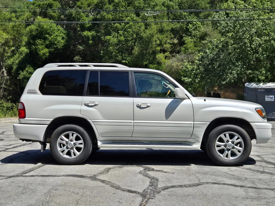 2004 Lexus LX 2nd Gen - Image 13 of 31