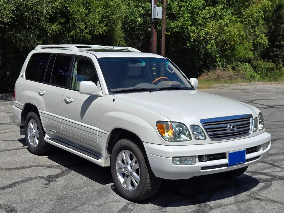 2004 Lexus LX 2nd Gen - Image 14 of 31