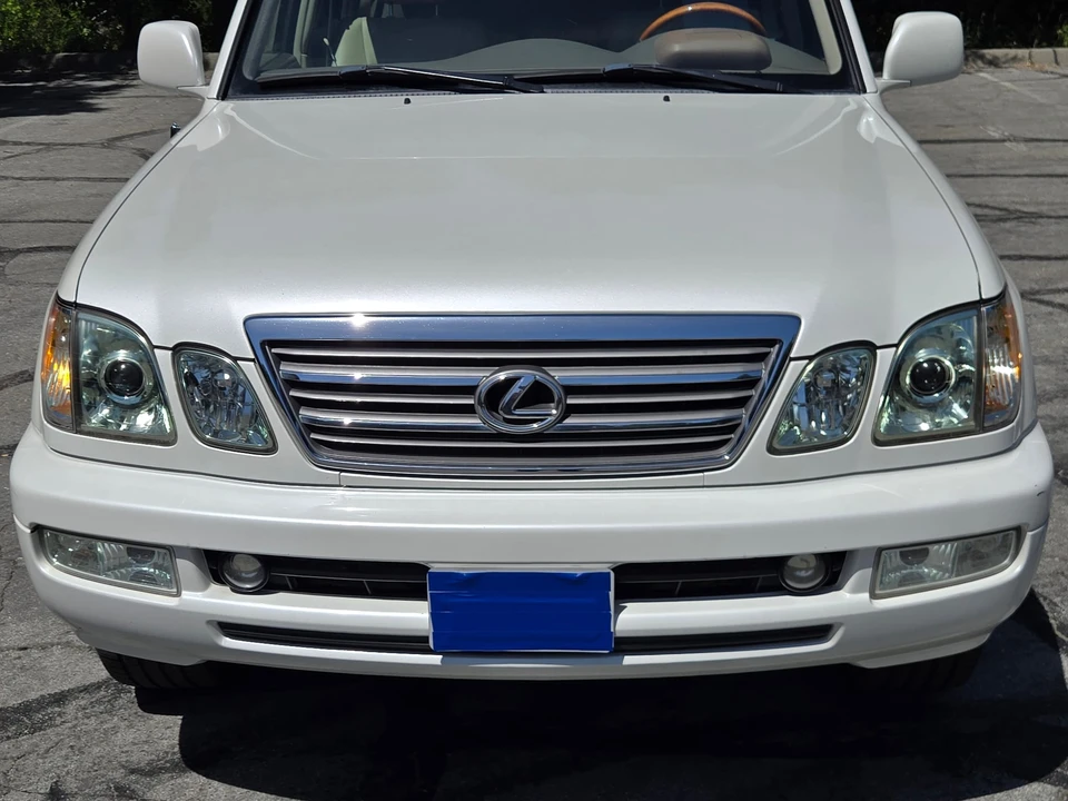 2004 Lexus LX 2nd Gen - Image 18 of 31