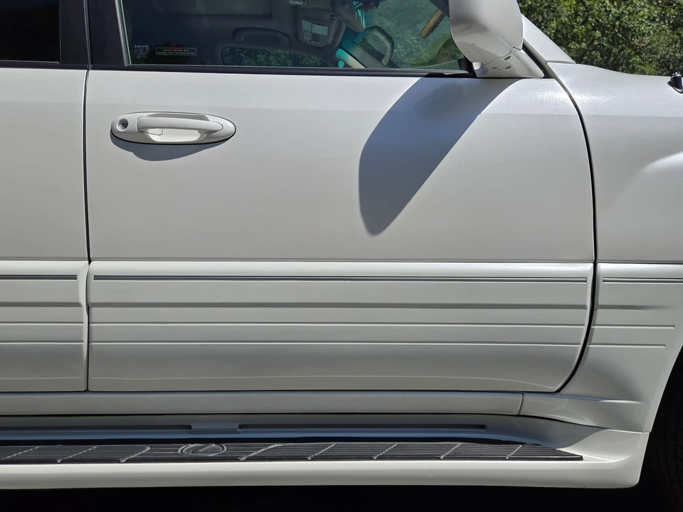 2004 Lexus LX 2nd Gen - Image 30 of 31