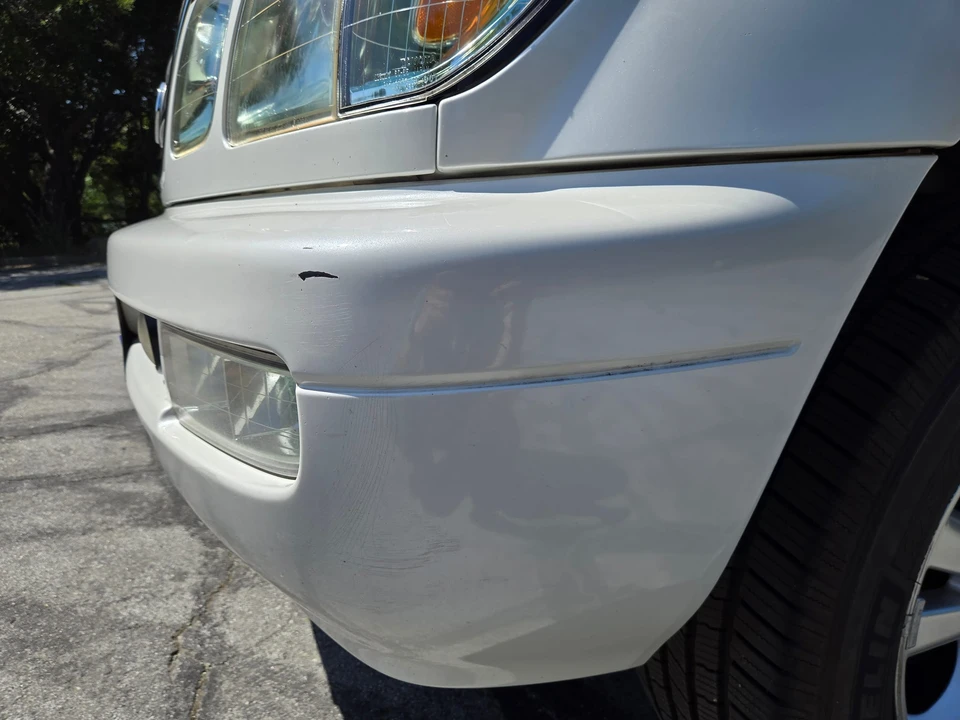2004 Lexus LX 2nd Gen - Image 21 of 31