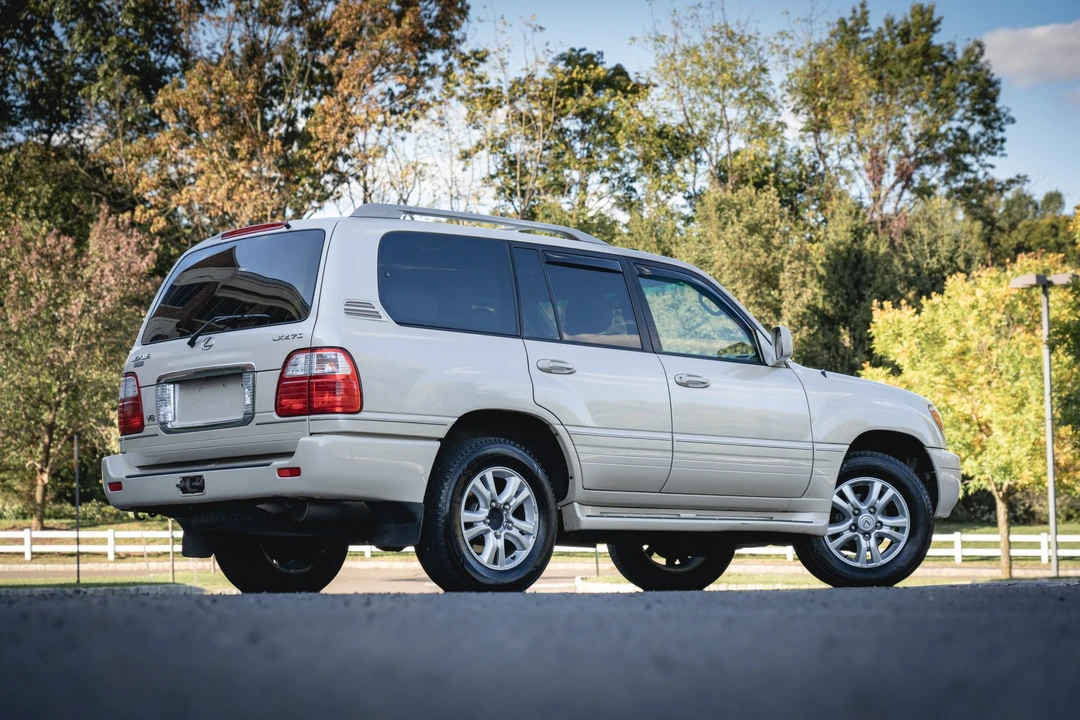 2004 Lexus LX 2nd Gen - Image 6 of 31