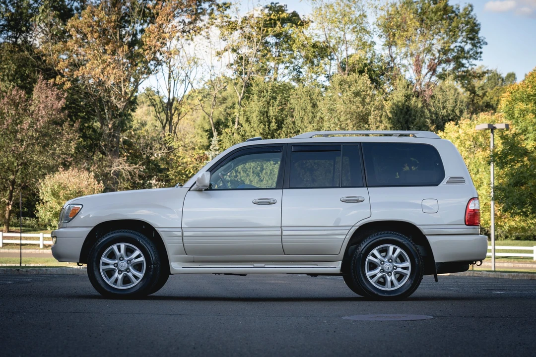 2004 Lexus LX 2nd Gen - Image 2 of 31