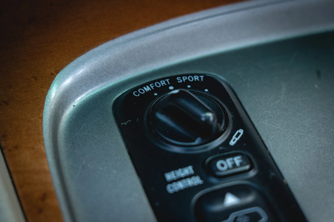 2004 Lexus LX 2nd Gen - Image 31 of 31