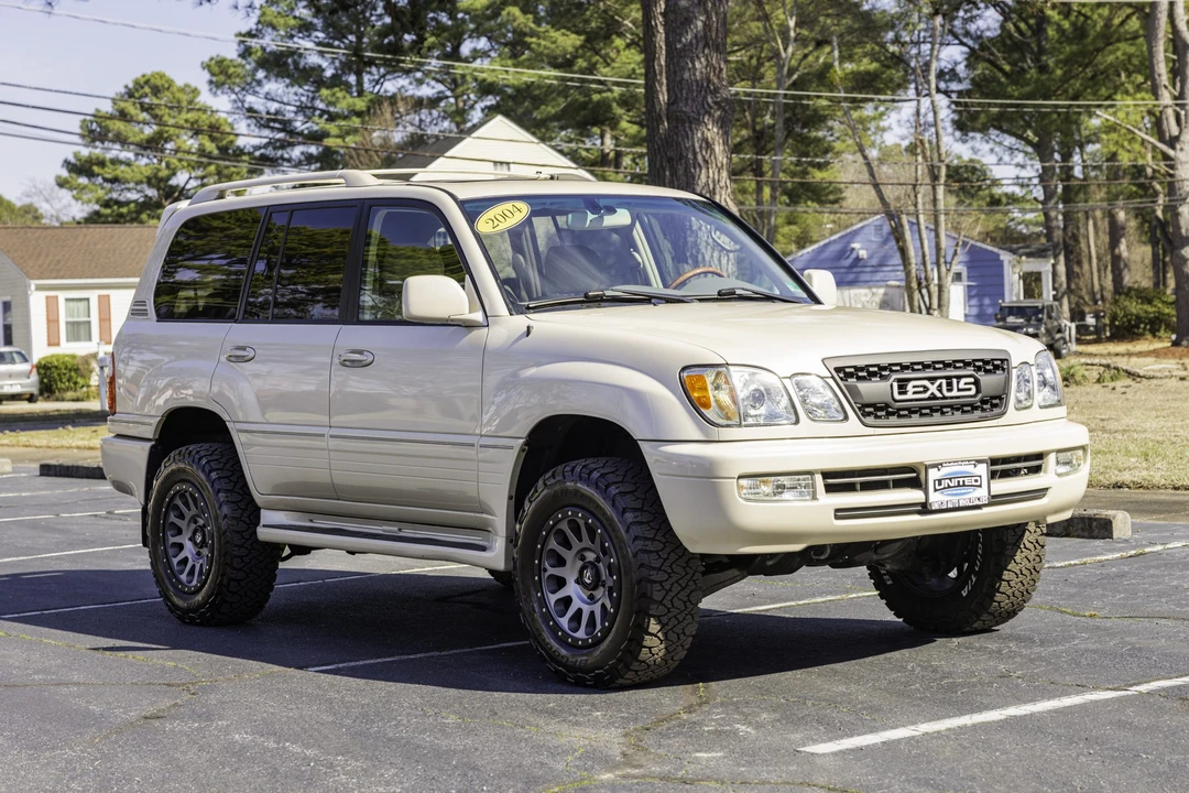 2004 Lexus LX 2nd Gen - Image 2 of 31