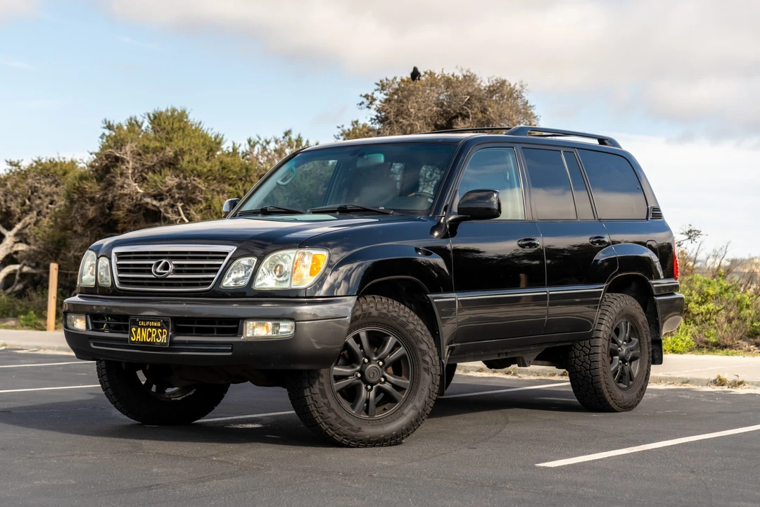 2004 Lexus LX 2nd Gen - Image 2 of 31
