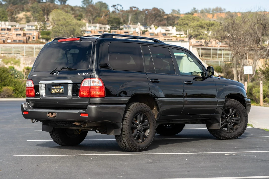 2004 Lexus LX 2nd Gen - Image 6 of 31